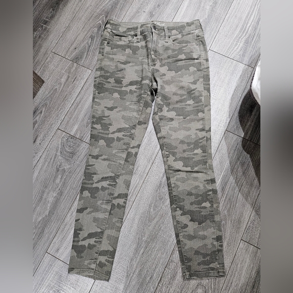 🛍 Universal Thread High Rise Camouflage Camo Cropped Skinny Jeans 6 - Picture 1 of 8